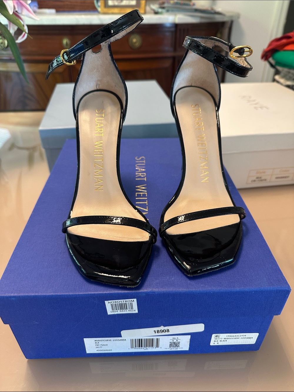 Stuart Weitzman nudistcurve black patent sandal size 6